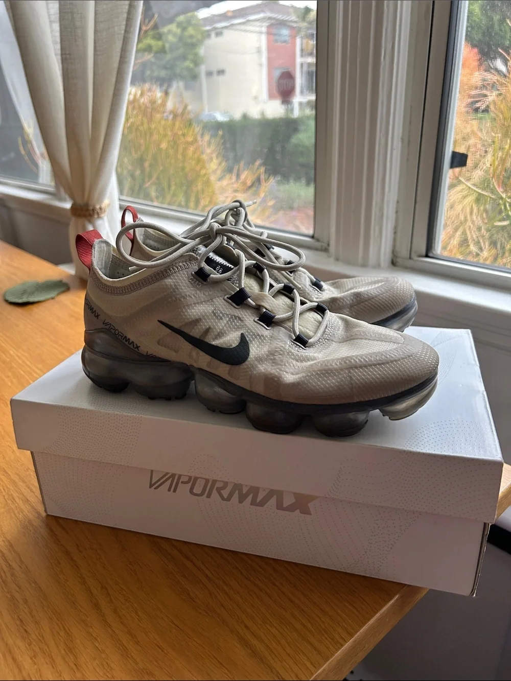 Nike Women’s Sneakers. Size 6.5. Vapormax. Good condition.